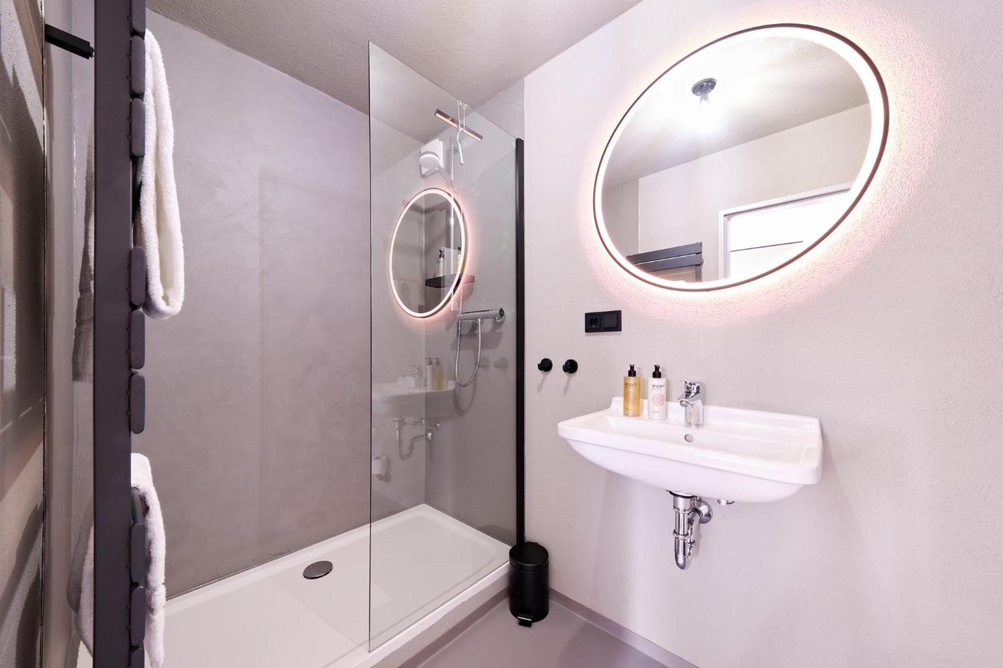 Xzllenz Kueche Bad S-Bahn Parken Smart-Tv Wellbeing Apartment Neunkirchen am Sand Exterior photo