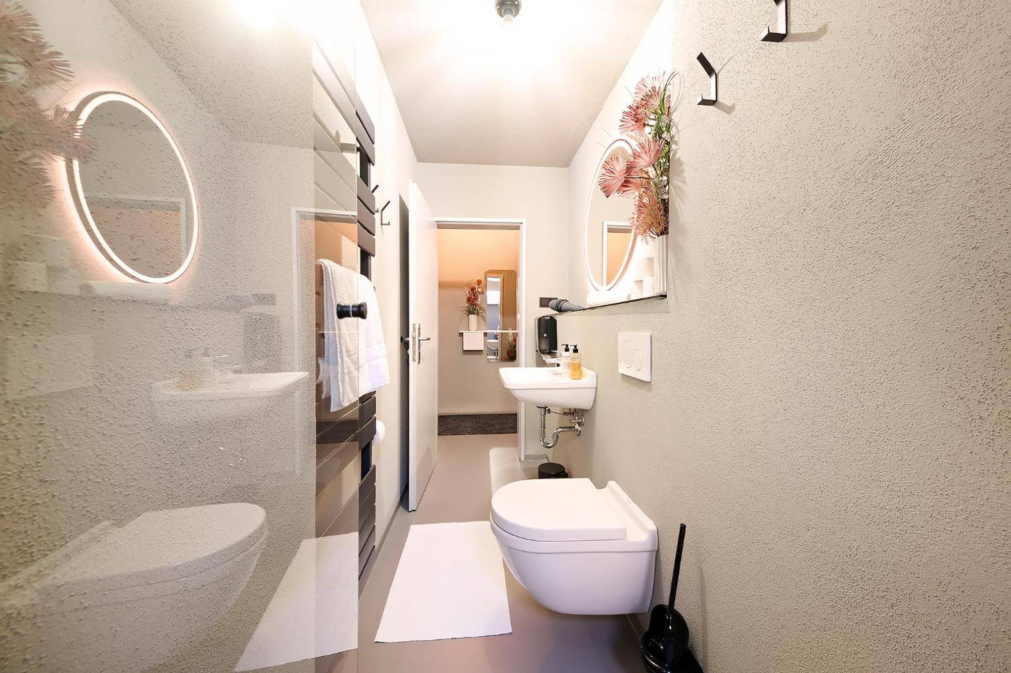 Xzllenz Kueche Bad S-Bahn Parken Smart-Tv Wellbeing Apartment Neunkirchen am Sand Room photo